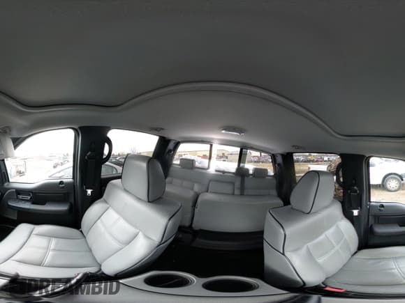 ✅ 2006 Lincoln Mark LT • VIN: 5LTPW18526FJ21943 • Lot: 43666524. Wystawiony na IAAI z przebiegiem 61 128 mil. Bezpłatny archiwum sprzedaży aukcyjnych z USA i szczegółowy raport historii pojazdu na DreamBid. Zdjęcie 18.