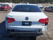 ✅ 2015 Volkswagen Jetta SE • VIN: 3VWD07AJ6FM348664 • Lot: 43510103. Wystawiony na IAAI z przebiegiem 147 712 mil. Bezpłatny archiwum sprzedaży aukcyjnych z USA i szczegółowy raport historii pojazdu na DreamBid. Zdjęcie 17.