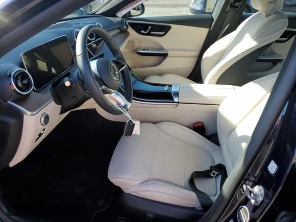 ✅ 2022 Mercedes-Benz C 300 • VIN: W1KAF4GB8NR040594 • Лот: 71500985. Опубликован ранее на Copart с пробегом 16 374 миль. Бесплатный доступ к архиву аукционных продаж из США и подробный отчёт об истории автомобиля на DreamBid. Изображение 7.