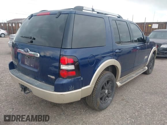 ✅ 2006 Ford Explorer Eddie Bauer • VIN: 1FMEU74E36ZA27959 • Лот: 42378100. Опубликован ранее на IAAI с пробегом 180 885 миль. Бесплатный доступ к архиву аукционных продаж из США и подробный отчёт об истории автомобиля на DreamBid. Изображение 4.