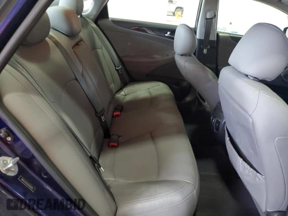 ✅ 2012 Hyundai Sonata SE • VIN: 5NPEC4AC4CH346430 • Lot: 71085334. Listed on Copart with 172,585 mi. Free auction sales archive from the USA and detailed vehicle history report at DreamBid. Image 10.