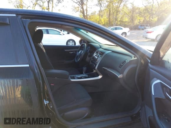 ✅ 2015 Nissan Altima SV • VIN: 1N4AL3AP1FC204473 • Lot: 43500665. Wystawiony na IAAI z przebiegiem 241 161 mil. Bezpłatny archiwum sprzedaży aukcyjnych z USA i szczegółowy raport historii pojazdu na DreamBid. Zdjęcie 5.