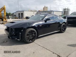 ✅ 2024 Ford Mustang GT • VIN: 1FA6P8CF7R5421644 • Lot: 61858174. Wystawiony na Copart z przebiegiem 4 005 mil. Bezpłatny archiwum sprzedaży aukcyjnych z USA i szczegółowy raport historii pojazdu na DreamBid. Zdjęcie 1.