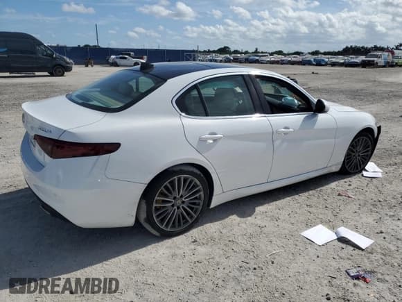 ✅ 2020 Alfa Romeo Giulia Ti Sport • VIN: ZARFANBN4L7633583 • Лот: 67151925. Опубликован ранее на Copart с пробегом 31 984 миль. Бесплатный доступ к архиву аукционных продаж из США и подробный отчёт об истории автомобиля на DreamBid. Изображение 3.