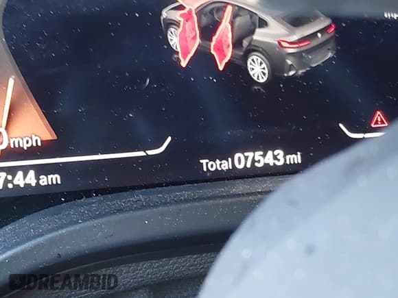 ✅ 2025 BMW X4 xDrive30i • VIN: 5UX33DT06S9Y68475 • Lot: 42243970. Listed on IAAI with 7,543 mi. Free auction sales archive from the USA and detailed vehicle history report at DreamBid. Image 7.