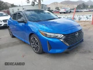 ✅ 2025 Nissan Sentra SR • VIN: 3N1AB8DV3SY215953 • Лот: 43599715. Опубликован ранее на IAAI с пробегом 24 083 миль. Бесплатный доступ к архиву аукционных продаж из США и подробный отчёт об истории автомобиля на DreamBid. Изображение 1.