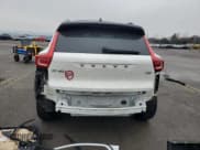 ✅ 2019 Volvo XC40 R-Design • VIN: YV4AC2HMXK2068129 • Lot: 43337635. Listed on Copart with 88,227 mi. Free auction sales archive from the USA and detailed vehicle history report at DreamBid. Image 6.