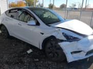 ✅ 2024 Tesla Model Y Long Range • VIN: 7SAYGDEE6RF186297 • Lot: 43597490. Wystawiony na IAAI z przebiegiem Nie podano. Bezpłatny archiwum sprzedaży aukcyjnych z USA i szczegółowy raport historii pojazdu na DreamBid. Zdjęcie 1.