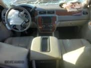 ✅ 2008 Chevrolet Suburban 3LT • VIN: 1GNFC16J98J229717 • Lot: 72979214. Wystawiony na Copart z przebiegiem Nie podano. Bezpłatny archiwum sprzedaży aukcyjnych z USA i szczegółowy raport historii pojazdu na DreamBid. Zdjęcie 8.