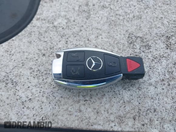 ✅ 2010 Mercedes-Benz C 300 Sport • VIN: WDDGF8BB2AF448044 • Lot: 43555294. Wystawiony na IAAI z przebiegiem 242 461 mil. Bezpłatny archiwum sprzedaży aukcyjnych z USA i szczegółowy raport historii pojazdu na DreamBid. Zdjęcie 11.