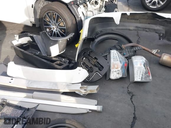 ✅ 2014 Toyota Prius Two • VIN: JTDZN3EU8E3341058 • Лот: 43725999. Опубликован ранее на IAAI с пробегом 123 539 миль. Бесплатный доступ к архиву аукционных продаж из США и подробный отчёт об истории автомобиля на DreamBid. Изображение 12.