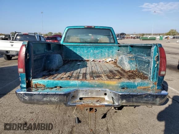 ✅ 1995 Chevrolet Silverado 1500 • VIN: 1GCEC14H5SZ219960 • Lot: 90482515. Wystawiony na Copart z przebiegiem 381 763 mil. Bezpłatny archiwum sprzedaży aukcyjnych z USA i szczegółowy raport historii pojazdu na DreamBid. Zdjęcie 6.