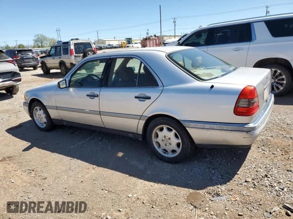 ✅ 1995 Mercedes-Benz C 2.8L • VIN: WDBHA28E7SF255142 • Lot: 68411704. Wystawiony na Copart z przebiegiem 334 000 mil. Bezpłatny archiwum sprzedaży aukcyjnych z USA i szczegółowy raport historii pojazdu na DreamBid. Zdjęcie 2.
