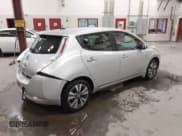 ✅ 2015 Nissan LEAF S • VIN: 1N4AZ0CP9FC323981 • Lot: 42832422. Wystawiony na IAAI z przebiegiem 50 182 mil. Bezpłatny archiwum sprzedaży aukcyjnych z USA i szczegółowy raport historii pojazdu na DreamBid. Zdjęcie 4.