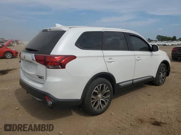 2018 Mitsubishi Outlander SE with VIN JA4AD3A34JZ000335, listed as a Copart auction lot 81208565 with 131,558 mi miles and Salvage title. Bid and sale history available at DreamBid. Image 3.