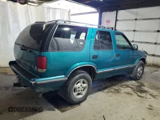 ✅ 1996 Chevrolet Blazer • VIN: 1GNDT13W2T2180466 • Lot: 85125355. Wystawiony na Copart z przebiegiem 119 107 mil. Bezpłatny archiwum sprzedaży aukcyjnych z USA i szczegółowy raport historii pojazdu na DreamBid. Zdjęcie 3.