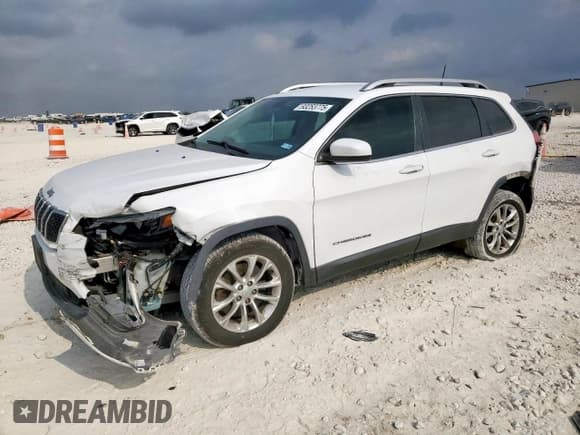 ✅ 2019 Jeep Cherokee Latitude • VIN: 1C4PJLCBXKD326541 • Lot: 93253775. Wystawiony na Copart z przebiegiem 119 873 mil. Bezpłatny archiwum sprzedaży aukcyjnych z USA i szczegółowy raport historii pojazdu na DreamBid. Zdjęcie 1.