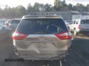 ✅ 2017 Toyota Sienna XLE • VIN: 5TDYZ3DC3HS861664 • Lot: 43726945. Wystawiony na IAAI z przebiegiem 106 855 mil. Bezpłatny archiwum sprzedaży aukcyjnych z USA i szczegółowy raport historii pojazdu na DreamBid. Zdjęcie 17.