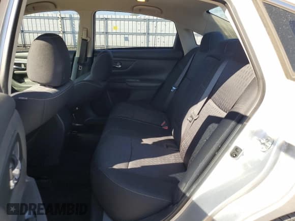 ✅ 2018 Nissan Altima SL • VIN: 1N4AL3AP4JC157626 • Lot: 84623905. Listed on Copart with 125,056 mi. Free auction sales archive from the USA and detailed vehicle history report at DreamBid. Image 10.