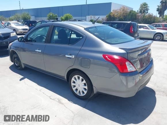 ✅ 2016 Nissan Versa S • VIN: 3N1CN7AP6GL878986 • Lot: 42317275. Listed on IAAI with 124,426 mi. Free auction sales archive from the USA and detailed vehicle history report at DreamBid. Image 3.