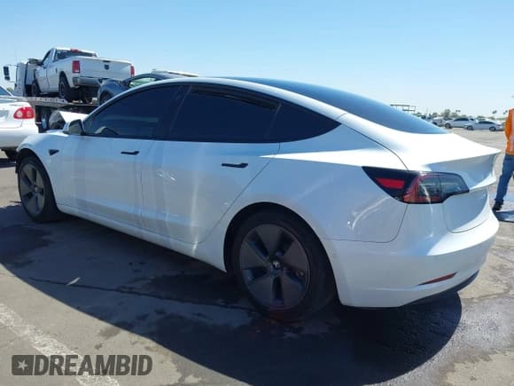 ✅ 2022 Tesla Model 3 Long Range • VIN: 5YJ3E1EB8NF228951 • Lot: 42283225. Wystawiony na IAAI z przebiegiem 74 460 mil. Bezpłatny archiwum sprzedaży aukcyjnych z USA i szczegółowy raport historii pojazdu na DreamBid. Zdjęcie 3.