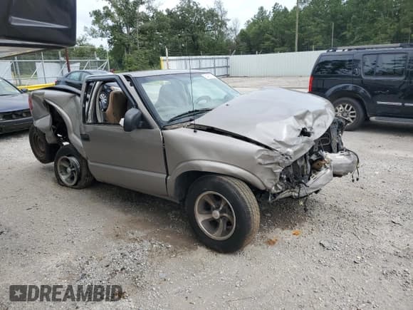 ✅ 2003 Chevrolet S-10 LS • VIN: 1GCCS14H038236618 • Лот: 64458724. Опубликован ранее на Copart с пробегом Не указан. Бесплатный доступ к архиву аукционных продаж из США и подробный отчёт об истории автомобиля на DreamBid. Изображение 4.