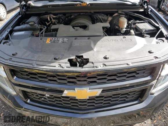 ✅ 2017 Chevrolet Suburban Premier • VIN: 1GNSKJKC5HR262742 • Lot: 86108275. Wystawiony na Copart z przebiegiem 68 145 mil. Bezpłatny archiwum sprzedaży aukcyjnych z USA i szczegółowy raport historii pojazdu na DreamBid. Zdjęcie 12.