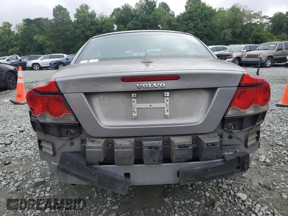 ✅ 2007 Volvo C70 • VIN: YV1MC68277J018320 • Лот: 61231224. Опубликован ранее на Copart с пробегом 175 427 миль. Бесплатный доступ к архиву аукционных продаж из США и подробный отчёт об истории автомобиля на DreamBid. Изображение 6.