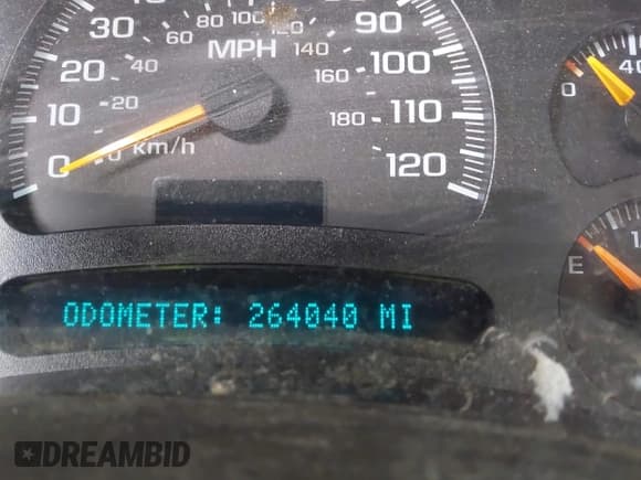 ✅ 2005 Chevrolet Suburban Z71 • VIN: 3GNFK16Z85G175820 • Lot: 43075693. Wystawiony na IAAI z przebiegiem 264 040 mil. Bezpłatny archiwum sprzedaży aukcyjnych z USA i szczegółowy raport historii pojazdu na DreamBid. Zdjęcie 7.