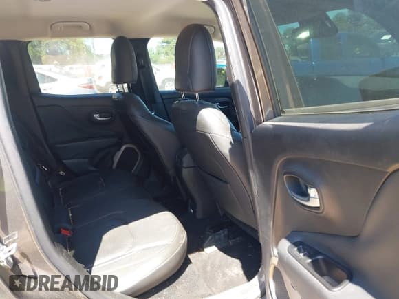 ✅ 2016 Jeep Renegade Limited • VIN: ZACCJADT0GPC91124 • Lot: 42019518. Wystawiony na IAAI z przebiegiem 131 471 mil. Bezpłatny archiwum sprzedaży aukcyjnych z USA i szczegółowy raport historii pojazdu na DreamBid. Zdjęcie 8.