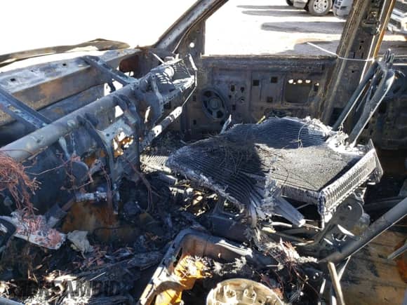 2005 Dodge 3500 SLT z VIN 3D7LS38C15G737482, wystawiony jako Copart lot #77983094 z przebiegiem Nie podano mil oraz Nie do naprawy • Non repairable. Historia ofert i sprzedaży dostępna na DreamBid. Obrazek 7.