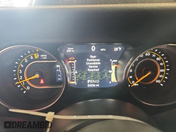 ✅ 2022 Jeep Wrangler Unlimited Sahara Altitude • VIN: 1C4HJXEG7NW111230 • Лот: 92043455. Опубликован ранее на Copart с пробегом 54 336 миль. Бесплатный доступ к архиву аукционных продаж из США и подробный отчёт об истории автомобиля на DreamBid. Изображение 9.