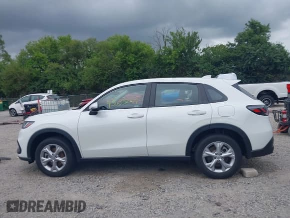 ✅ 2024 Honda HR-V LX • VIN: 3CZRZ2H35RM736072 • Lot: 43033247. Listed on IAAI with 16,395 mi. Free auction sales archive from the USA and detailed vehicle history report at DreamBid. Image 15.