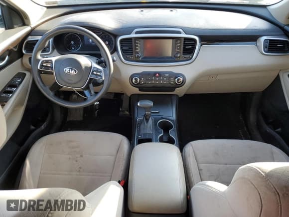 ✅ 2020 Kia Sorento LX • VIN: 5XYPG4A37LG695392 • Лот: 92428635. Опубликован ранее на Copart с пробегом 134 950 миль. Бесплатный доступ к архиву аукционных продаж из США и подробный отчёт об истории автомобиля на DreamBid. Изображение 8.