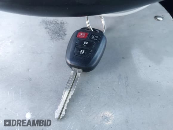 ✅ 2017 Toyota Highlander LE • VIN: 5TDZZRFH8HS190721 • Lot: 43401271. Wystawiony na IAAI z przebiegiem 160 834 mil. Bezpłatny archiwum sprzedaży aukcyjnych z USA i szczegółowy raport historii pojazdu na DreamBid. Zdjęcie 11.