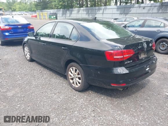 ✅ 2015 Volkswagen Jetta SE • VIN: 3VWD17AJ0FM230753 • Lot: 42680472. Listed on IAAI with 144,734 mi. Free auction sales archive from the USA and detailed vehicle history report at DreamBid. Image 3.
