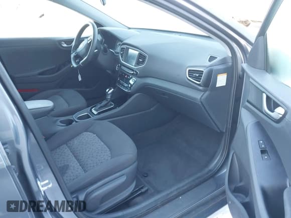 ✅ 2017 Hyundai Ioniq Blue • VIN: KMHC65LC4HU058045 • Lot: 41343454. Wystawiony na IAAI z przebiegiem 78 617 mil. Bezpłatny archiwum sprzedaży aukcyjnych z USA i szczegółowy raport historii pojazdu na DreamBid. Zdjęcie 5.