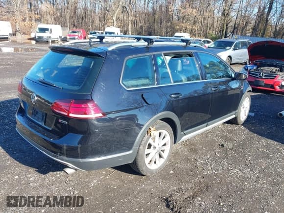 ✅ 2019 Volkswagen Golf S • VIN: 3VWM17AU6KM519091 • Lot: 43773390. Wystawiony na IAAI z przebiegiem 93 689 mil. Bezpłatny archiwum sprzedaży aukcyjnych z USA i szczegółowy raport historii pojazdu na DreamBid. Zdjęcie 4.