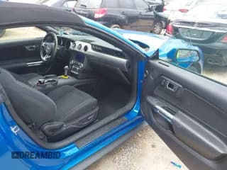 ✅ 2019 Ford Mustang EcoBoost Premium • VIN: 1FATP8UH7K5184422 • Lot: 42952561. Wystawiony na IAAI z przebiegiem 71 486 mil. Bezpłatny archiwum sprzedaży aukcyjnych z USA i szczegółowy raport historii pojazdu na DreamBid. Zdjęcie 5.