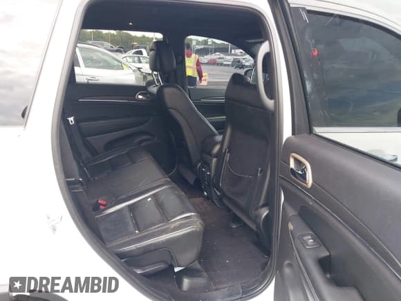 ✅ 2017 Jeep Grand Cherokee Limited • VIN: 1C4RJFBG3HC735700 • Lot: 43297734. Listed on IAAI with 111,840 mi. Free auction sales archive from the USA and detailed vehicle history report at DreamBid. Image 8.