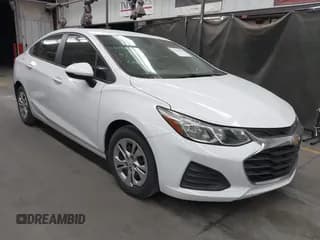 ✅ 2019 Chevrolet Cruze • VIN: 1G1BJ5SM9K7102807 • Лот: 42381879. Опубликован ранее на IAAI с пробегом 124 787 миль. Бесплатный доступ к архиву аукционных продаж из США и подробный отчёт об истории автомобиля на DreamBid. Изображение 1.