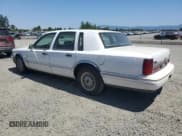 ✅ 1996 Lincoln Town Car Signature • VIN: 1LNLM82W1TY634775 • Лот: 64211235. Опубликован ранее на Copart с пробегом 114 923 миль. Бесплатный доступ к архиву аукционных продаж из США и подробный отчёт об истории автомобиля на DreamBid. Изображение 2.