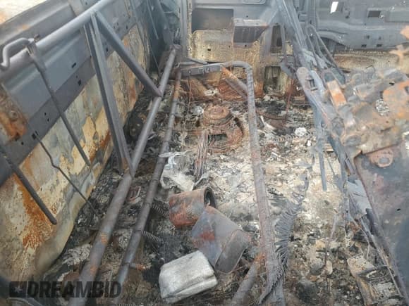 ✅ 2006 Chevrolet Silverado 1500 LT3 • VIN: 2GCEK19B061138497 • Лот: 69965644. Опубликован ранее на Copart с пробегом Не указан. Бесплатный доступ к архиву аукционных продаж из США и подробный отчёт об истории автомобиля на DreamBid. Изображение 10.