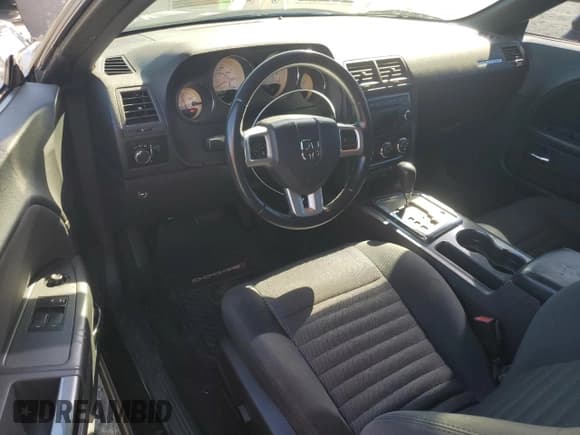 ✅ 2013 Dodge Challenger SXT • VIN: 2C3CDYAG9DH607838 • Lot: 76088354. Wystawiony na Copart z przebiegiem 132 049 mil. Bezpłatny archiwum sprzedaży aukcyjnych z USA i szczegółowy raport historii pojazdu na DreamBid. Zdjęcie 8.