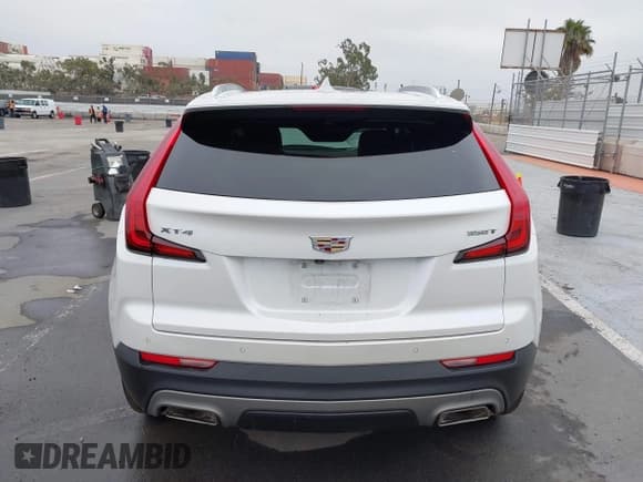 ✅ 2022 Cadillac XT4 FWD Premium Luxury • VIN: 1GYFZCR49NF100393 • Lot: 42497187. Listed on IAAI with 23,672 mi. Free auction sales archive from the USA and detailed vehicle history report at DreamBid. Image 16.