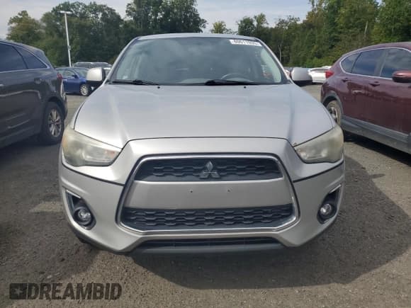 ✅ 2013 Mitsubishi Outlander ES • VIN: 4A4AR3AU9DE017667 • Lot: 80611935. Listed on Copart with 186,333 mi. Free auction sales archive from the USA and detailed vehicle history report at DreamBid. Image 5.