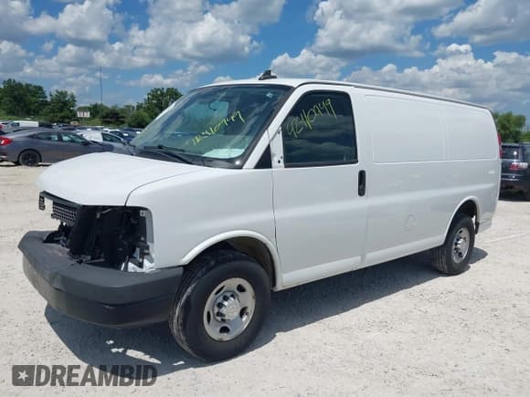 ✅ 2019 Chevrolet Express Cargo • VIN: 1GCWGAFP8K1254164 • Lot: 42410949. Listed on IAAI with 230,258 mi. Free auction sales archive from the USA and detailed vehicle history report at DreamBid. Image 2.