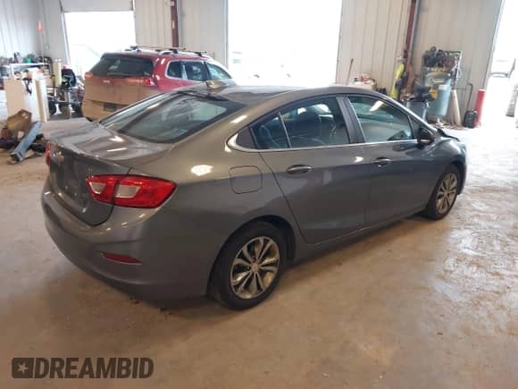✅ 2019 Chevrolet Cruze LT • VIN: 1G1BE5SM8K7139173 • Lot: 42255981. Wystawiony na IAAI z przebiegiem 154 876 mil mil. Skorzystaj z bezpłatnego archiwum sprzedaży aukcyjnych z USA i zobacz szczegółowy raport historii pojazdu na DreamBid. Zdjęcie 4.