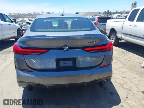 ✅ 2022 BMW 2 Series 228i • VIN: WBA53AK03N7K45712 • Lot: 42825693. Wystawiony na IAAI z przebiegiem 22 973 mil. Bezpłatny archiwum sprzedaży aukcyjnych z USA i szczegółowy raport historii pojazdu na DreamBid. Zdjęcie 16.