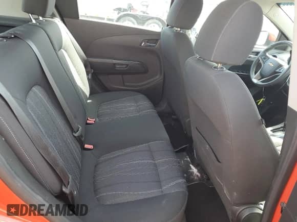 2012 Chevrolet Sonic LT z VIN 1G1JC6EH8C4101225, wystawiony jako Copart lot #57486865 z przebiegiem 174 887 mil mil oraz Szkoda całkowita • Salvage title. Historia ofert i sprzedaży dostępna na DreamBid. Obrazek 10.